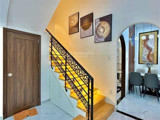 Nhà chủ gửi cần bán do chủ nhà muốn bán chuyển khu vực ở 67,8m2, giá 3tỷ chốt sang tên, hẻm 6m