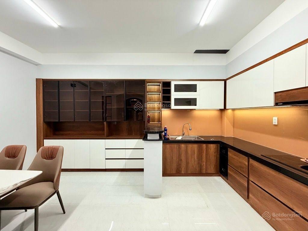 Bán căn hộ dịch vụ hẻm xe hơi phường 10 dòng tiền cao thu nhập 100tr/tháng  dt 6x12m đúc 5tầng