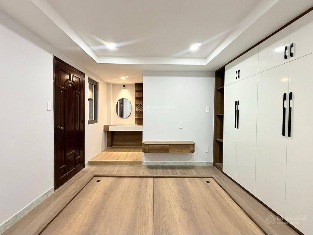 Bán căn hộ dịch vụ hẻm xe hơi phường 10 dòng tiền cao thu nhập 100tr/tháng  dt 6x12m đúc 5tầng