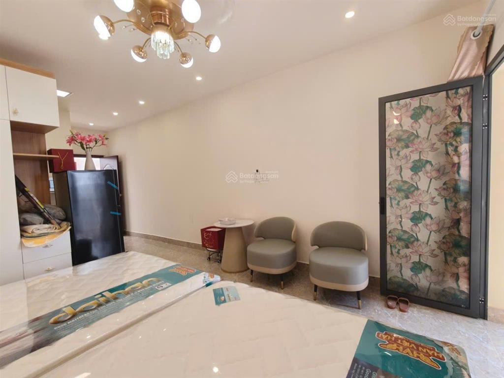 Nhà đẹp đường calmette, 4 tầng cách chợ bến thành 500m, 6pn, 6wc, cho thuê 40tr/tháng