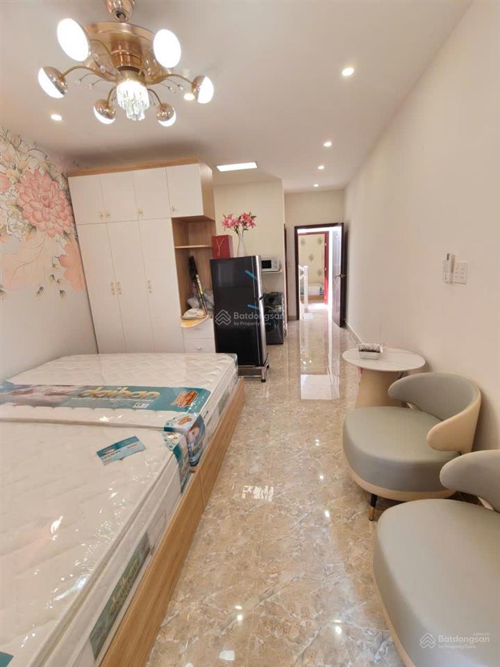 Nhà đẹp đường calmette, 4 tầng cách chợ bến thành 500m, 6pn, 6wc, cho thuê 40tr/tháng