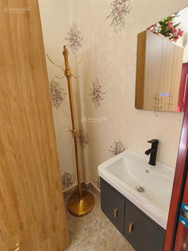 Nhà đẹp đường calmette, 4 tầng cách chợ bến thành 500m, 6pn, 6wc, cho thuê 40tr/tháng