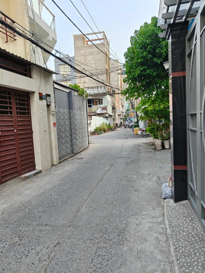 Nhà 2 tầng, ngang lớn 5,8x13m, 70m2. hxh 5m, ngay huỳnh đình hai, gần ubnd bình thạnh, chợ bà chiểu