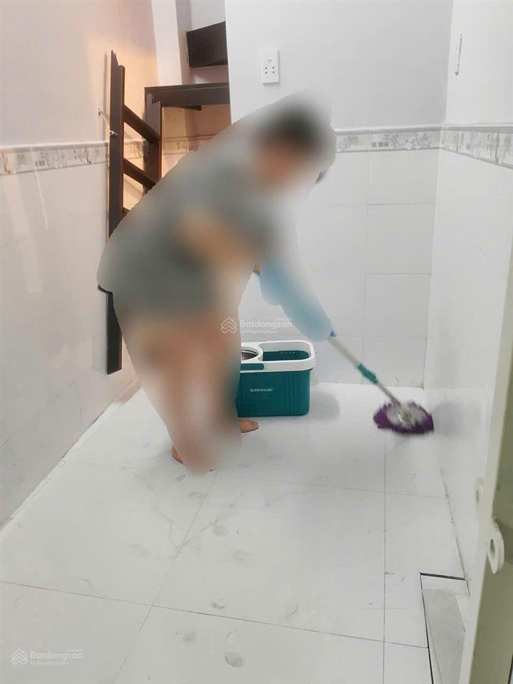 Nhà lê hồng phong, trung tâm quận 10. sổ hồng riêng. chỉ 900tr tl