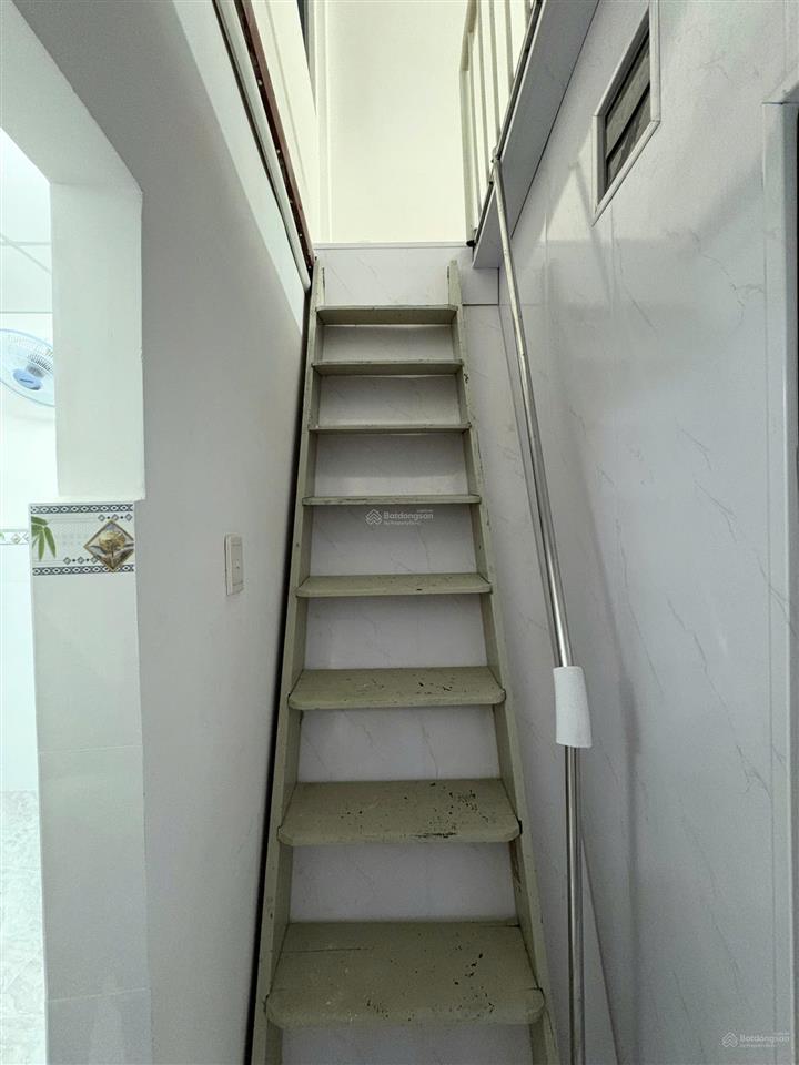 Cho thuê nhà nguyên căn quận 4  gần trung tâm (ưu tiên hộ gia đình ở lâu dài)