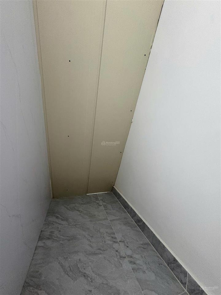 Cho thuê nhà nguyên căn quận 4  gần trung tâm (ưu tiên hộ gia đình ở lâu dài)