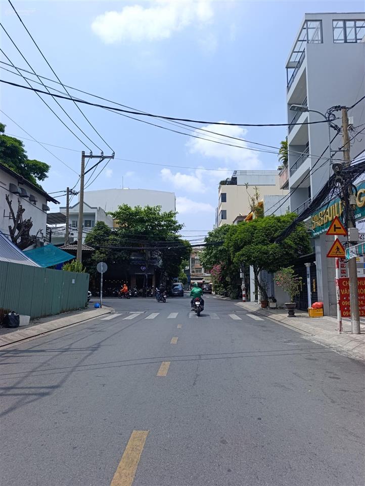 Nhà 2 mtkd siêu vị trí ngay pico plaza cộng hoà ngang = 10m giá 23 tỷ