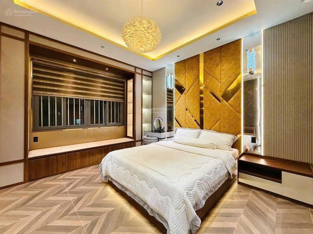 Bán gấp chdv 2 mt hoàng việt, q. tân bình giá 21 tỷ (5,5 x 20m cn 100m²)