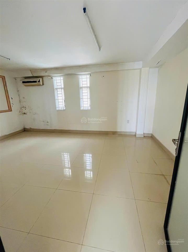 Cho thuê nhà trệt 3 lầu  góc 2 mặt tiền, kdc cty 8, cần thơ | 18 triệu