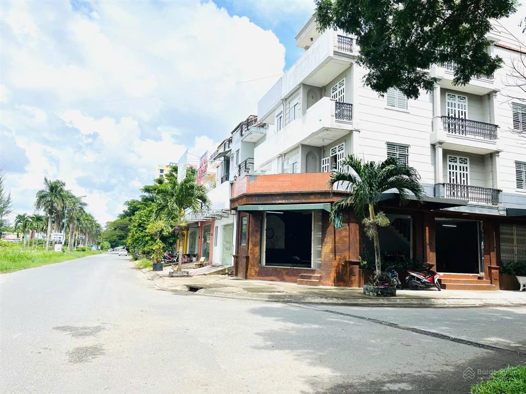 Cho thuê nhà trệt 3 lầu  góc 2 mặt tiền, kdc cty 8, cần thơ | 18 triệu