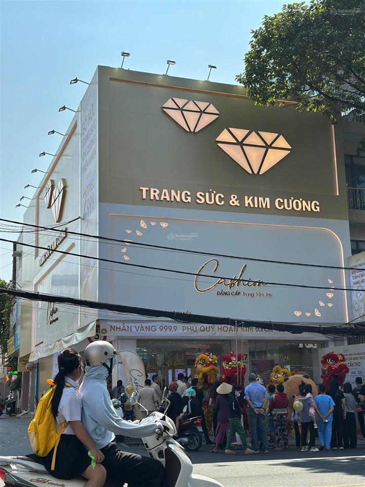 Cho thuê nhà 3 tầng vị trí siêu đẹp góc 2 mặt tiền đường trần hưng đạo, cần thơ | 120 triệu
