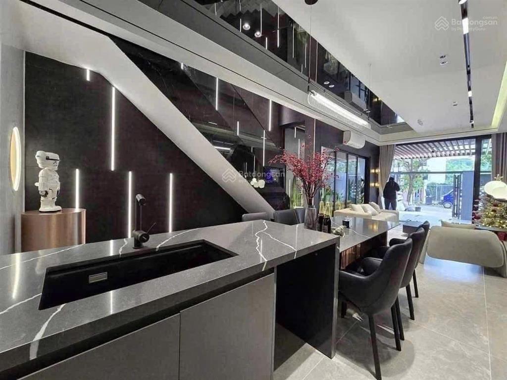 Bán nhà shr tại nơ trang long, 60m2, 4pn, 4wc, 2 tầng, xe hơi tận nhà