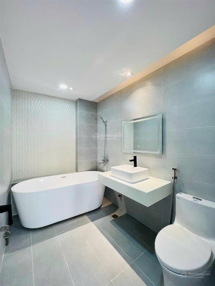 Bán gấp nhà tại đường nguyễn hữu cầu, phường tân định, quận 1, 52m2, hẻm 5m