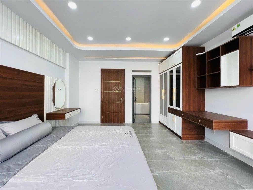 Bán gấp nhà tại đường nguyễn hữu cầu, phường tân định, quận 1, 52m2, hẻm 5m