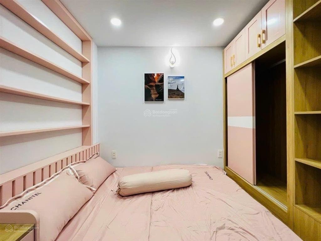 Bán gấp nhà tại đường nguyễn hữu cầu, phường tân định, quận 1, 52m2, hẻm 5m