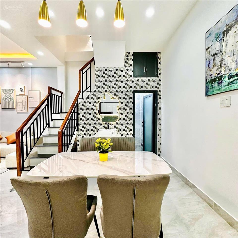 Hàng hiếm nhà đường hồ bá phấn, q9, 2pn, 2wc, 65m2, sổ riêng, hẻm xe hơi tận nhà