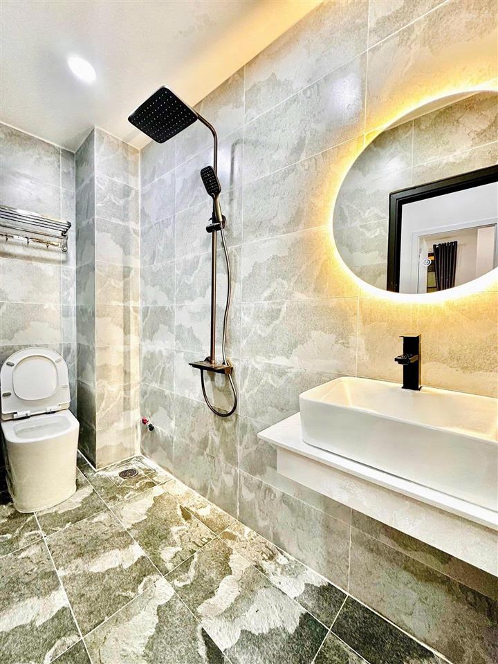 Hàng hiếm nhà đường hồ bá phấn, q9, 2pn, 2wc, 65m2, sổ riêng, hẻm xe hơi tận nhà