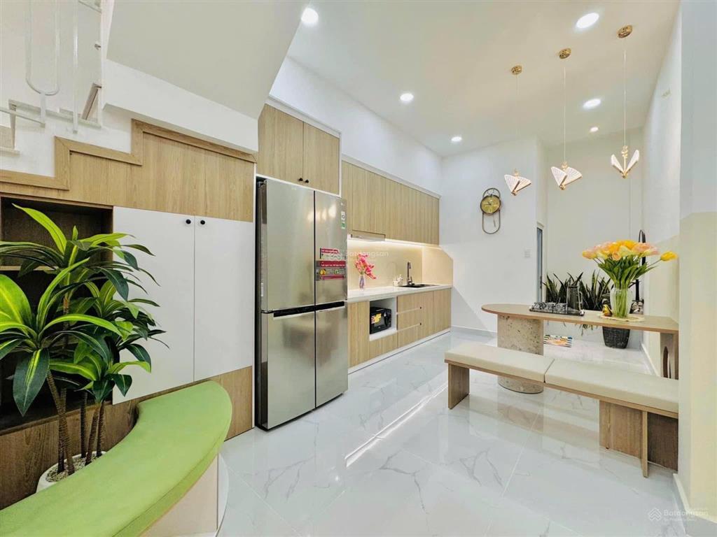 Bán gấp nhà riêng tại nguyễn văn bảo, 61m2, 3pn, 3wc, pháp lý đang chờ sổ
