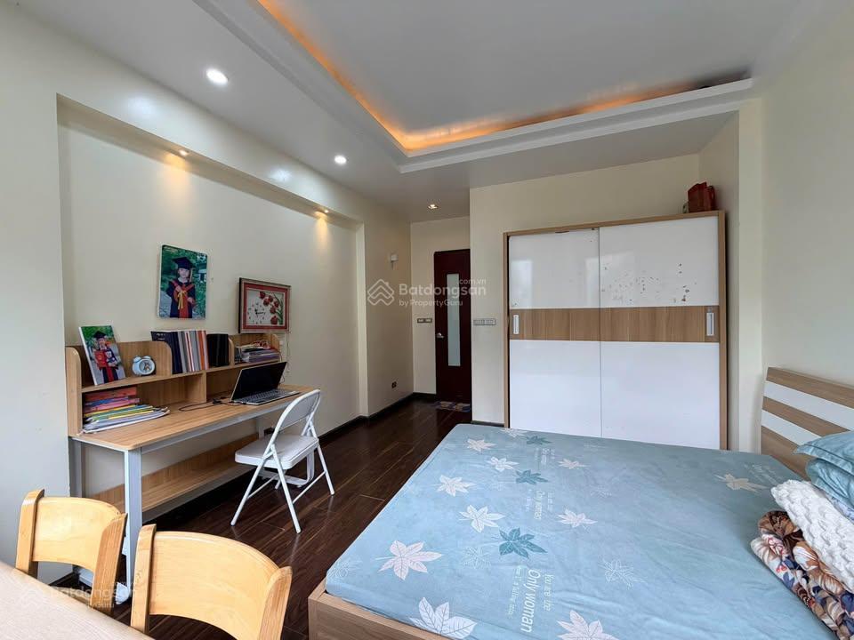 Chính chủ cần bán căn nhà 5 tầng tại thạch bàn, long biên