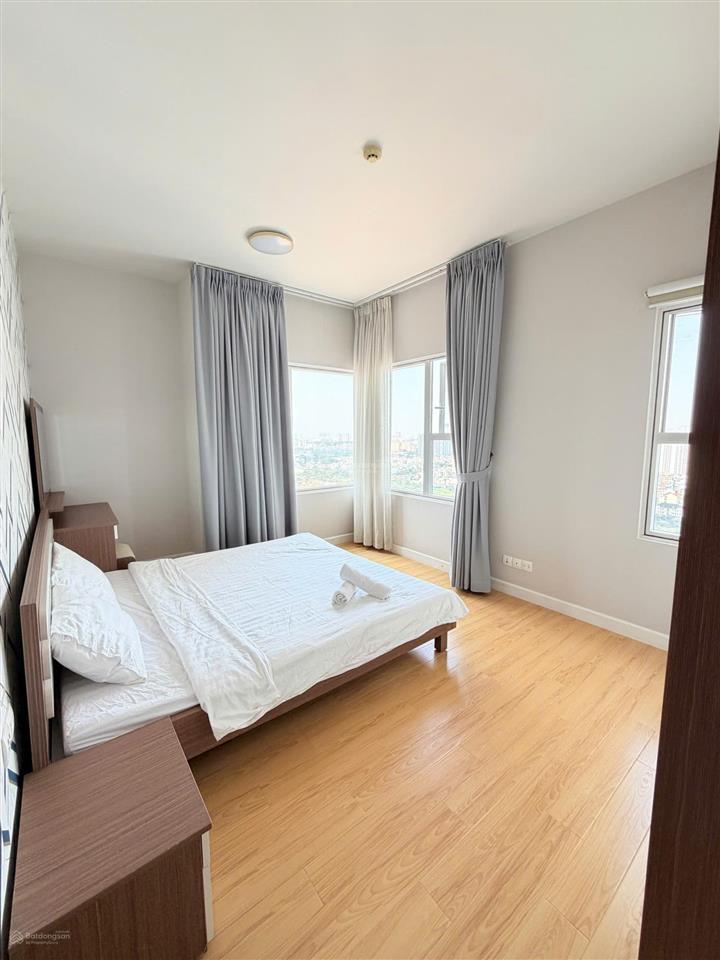 Căn góc 2pn  99m2  có sổ  sunrise city  quận 7  giá chỉ 8.2tỷ. hotline 0909 982 ***