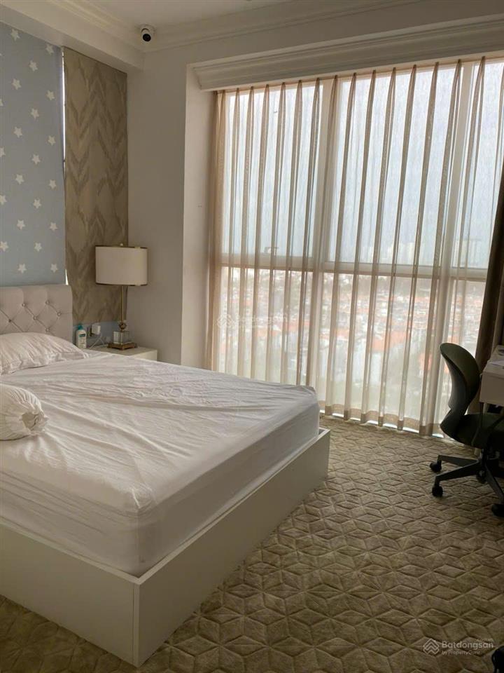 Diện tích hiếm 162m  ban công lớn  3pn 3wc  sổ hồng tại sunrise city  quận 7 .  0909 982 ***