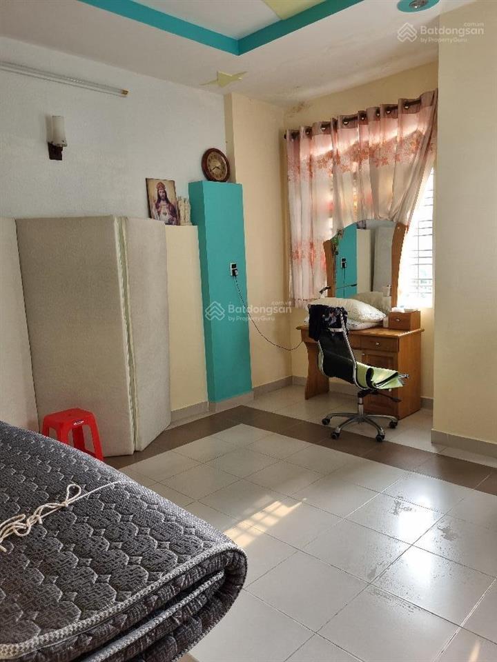 Bán nhà 2 tầng dt 106m2 ngang 4,5m 3pn lương văn can quận 8 sát cầu bình tiên
