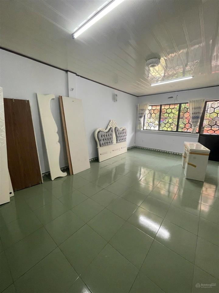Bán nhà 3 tầng ngay chợ hậu giang 73m2 ngang 4m 3pn hậu giang phú lâm