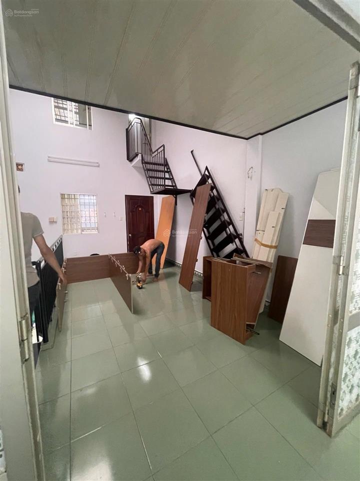 Bán nhà 3 tầng ngay chợ hậu giang 73m2 ngang 4m 3pn hậu giang phú lâm