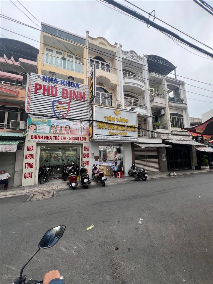 Bán nhà 3 tầng ngay chợ hậu giang 73m2 ngang 4m 3pn hậu giang phú lâm