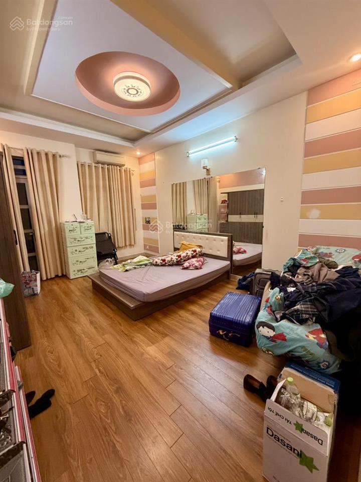 Bán nhà mặt tiền kinh doanh 4 tầng 64m2 ngang 4m 5pn kdc bình phú ngay công viên phú lâm