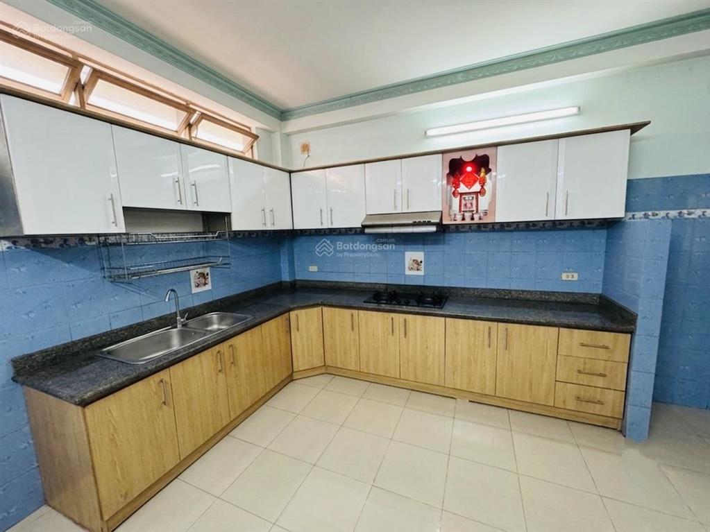 Bán nhà mặt tiền kinh doanh 5 tầng 75m2 ngang 4,2m 7pn đường 20m tùng thiện vương ngay cầu chà và