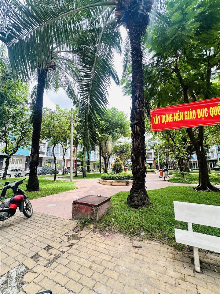 Bán nhà mặt tiền kdc bông sao 64m2 ngang 4m 6pn view công viên quận 8