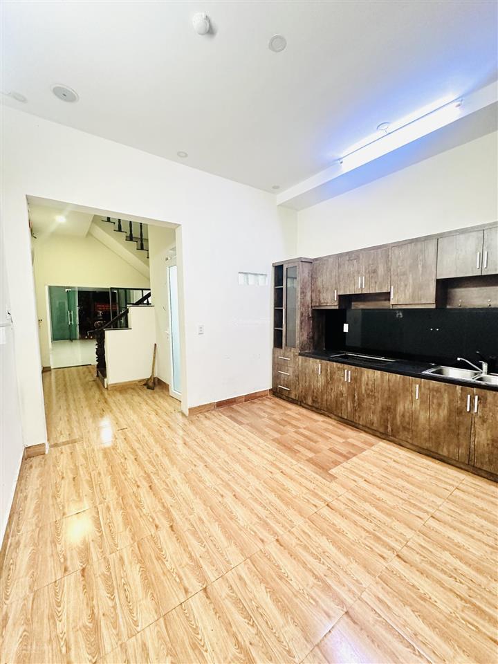Bán nhà mặt tiền kdc bông sao 64m2 ngang 4m 6pn view công viên quận 8