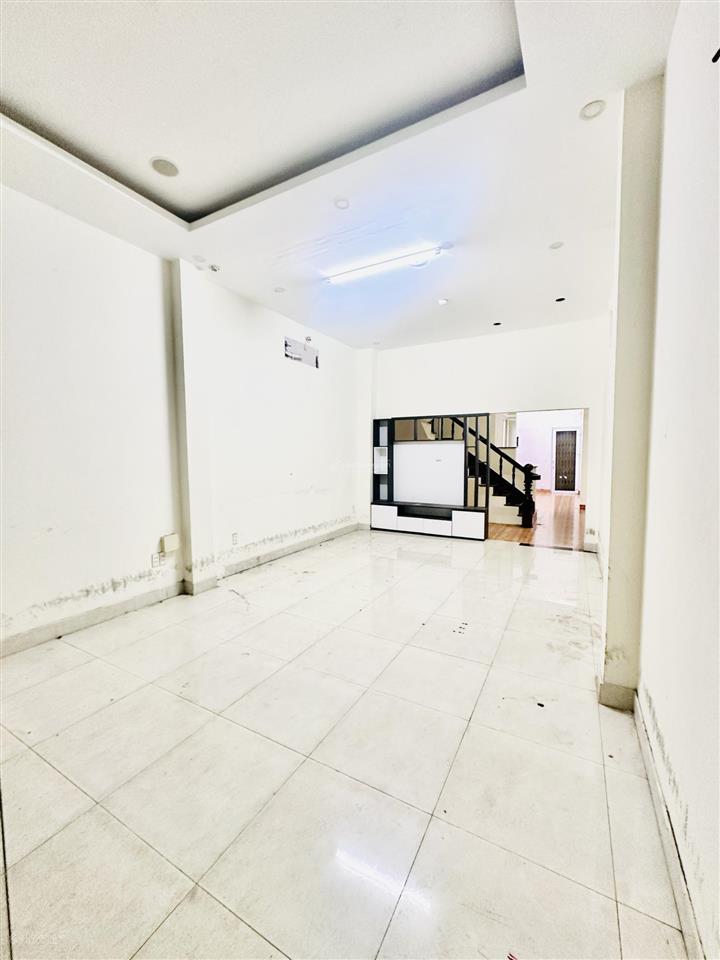Bán nhà mặt tiền kdc bông sao 64m2 ngang 4m 6pn view công viên quận 8