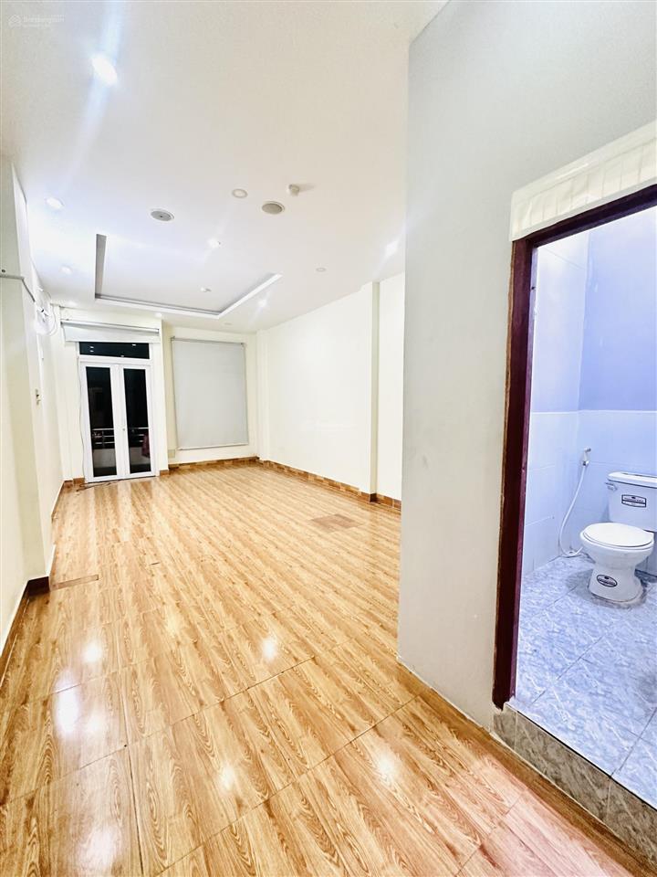 Bán nhà mặt tiền kdc bông sao 64m2 ngang 4m 6pn view công viên quận 8