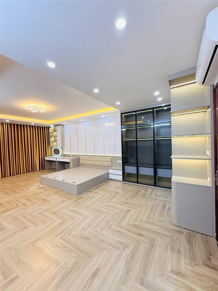 Lô góc ! hoàng đạo thànhthanh xuân, 66m2*7 tầng, gara oto, thàng máy, vỉa hè kinh doanh đỉnh.