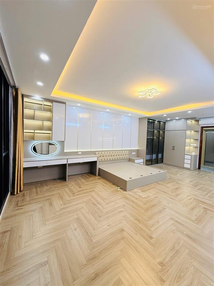 Lô góc ! hoàng đạo thànhthanh xuân, 66m2*7 tầng, gara oto, thàng máy, vỉa hè kinh doanh đỉnh.