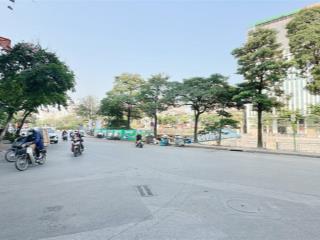 Mặt tiền quyền lực nằm tại mặt phố khương đình 71m2 * 5tầng * mặt tiền 5,7m, kinh doanh, văn phòng.