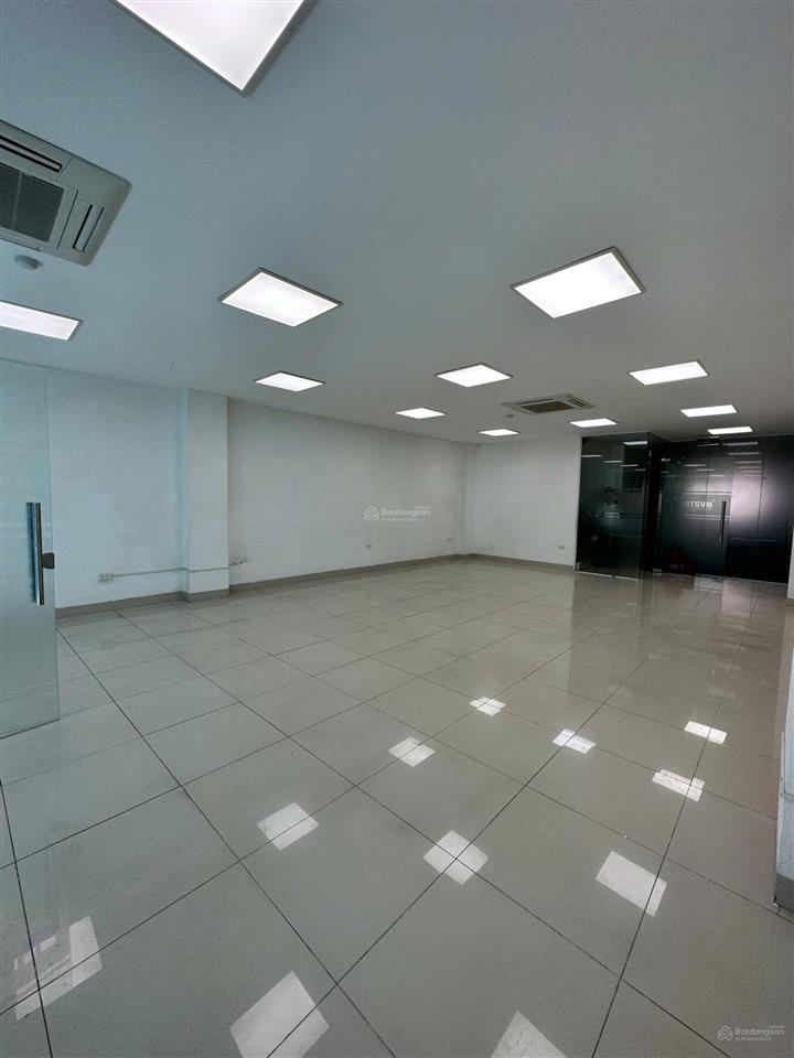 Chính chủ cho thuê văn phòng tại thái hà, 17 triệu, 90m2, cơ bản