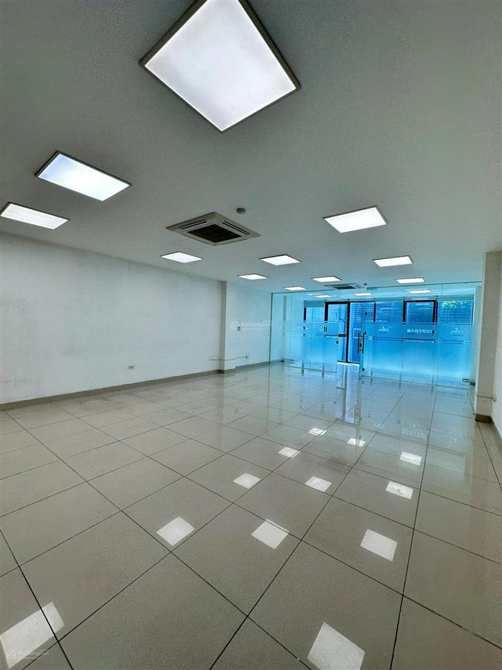 Chính chủ cho thuê văn phòng tại thái hà, 17 triệu, 90m2, cơ bản
