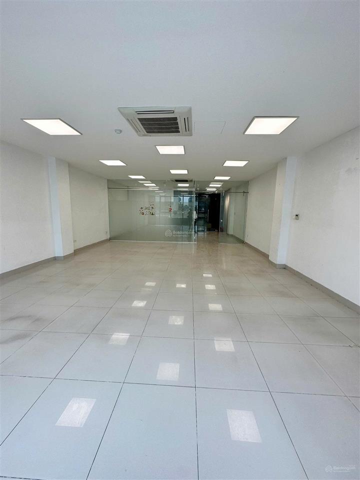 Chính chủ cho thuê văn phòng tại thái hà, 17 triệu, 90m2, cơ bản