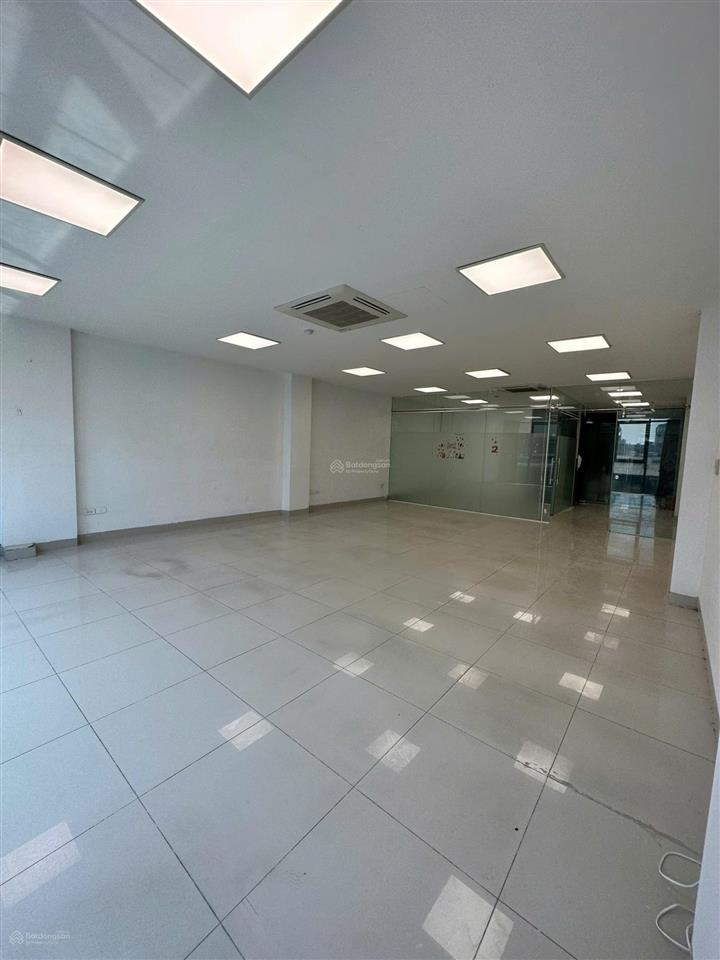Chính chủ cho thuê văn phòng tại thái hà, 17 triệu, 90m2, cơ bản