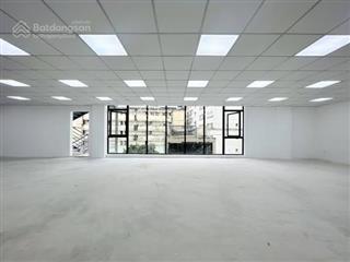 Cho thuê văn phòng tại khuất duy tiến, 23 triệu, 140m2, 6 tầng, nội thất cơ bản
