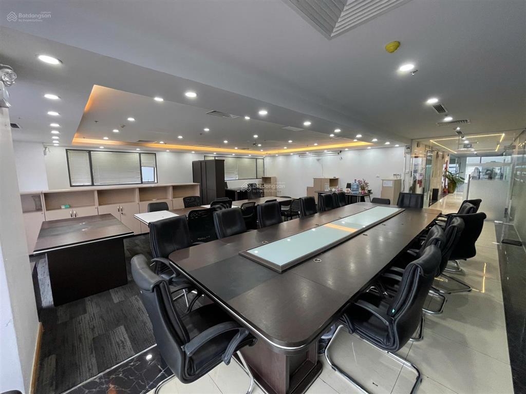 Chính chủ cho thuê văn phòng tại duy tân, diện tích 109m2 giá chỉ 320 nghìn/m2/th,  ngay