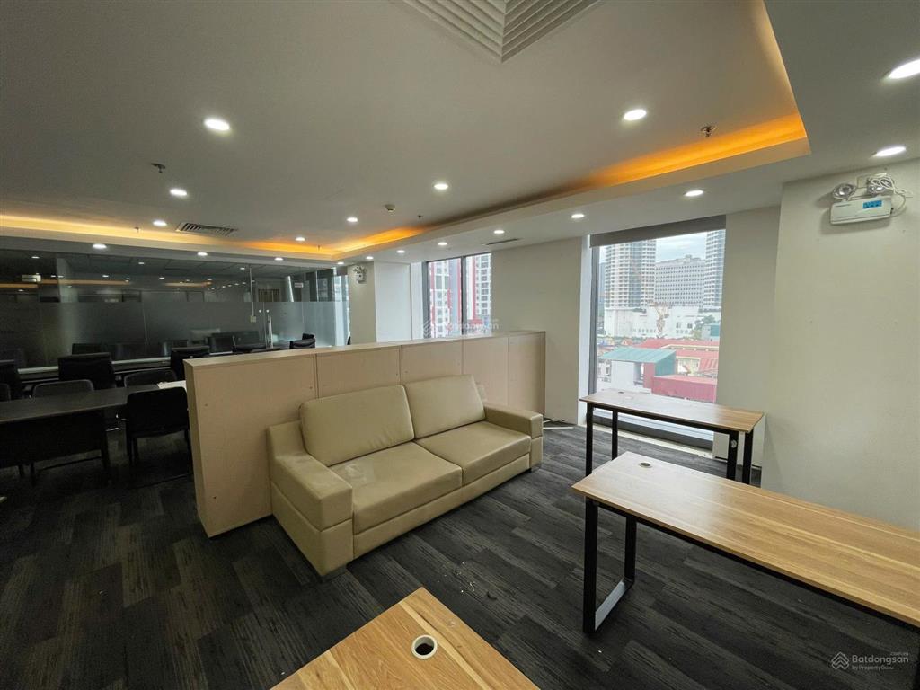 Chính chủ cho thuê văn phòng tại duy tân, diện tích 109m2 giá chỉ 320 nghìn/m2/th,  ngay