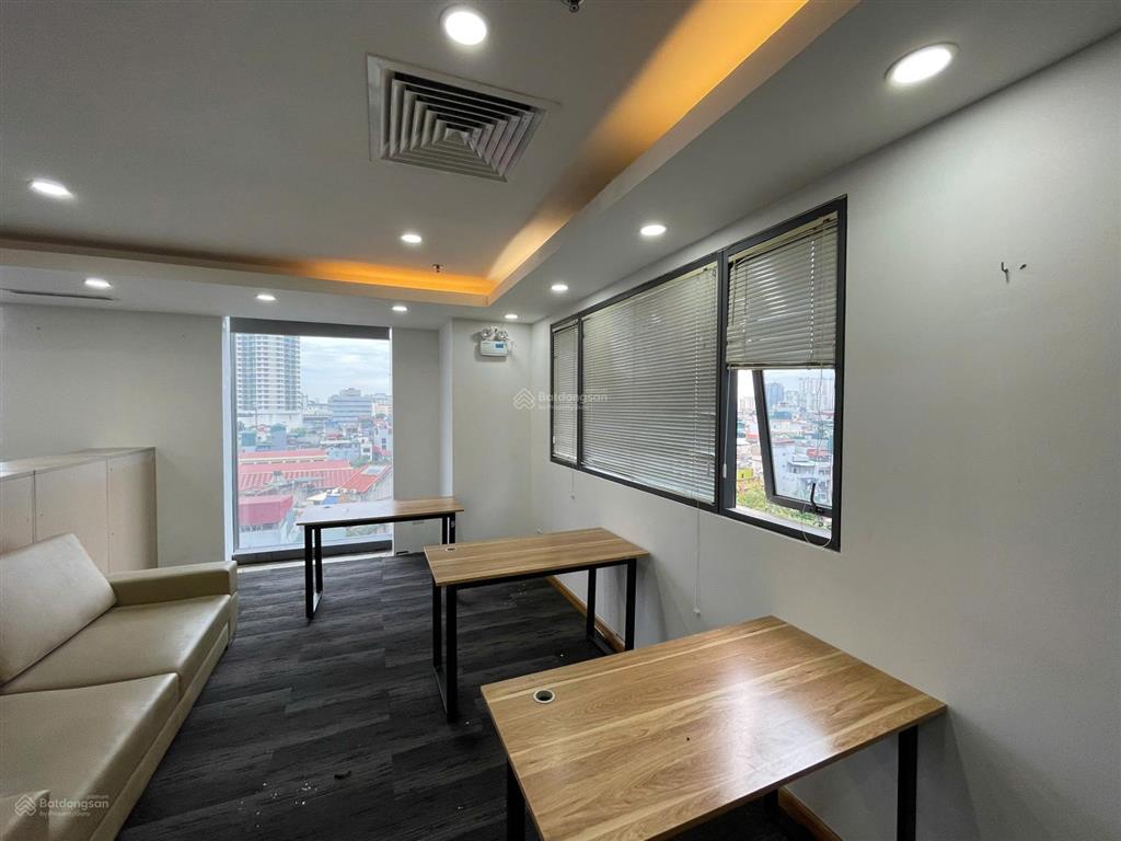 Chính chủ cho thuê văn phòng tại duy tân, diện tích 109m2 giá chỉ 320 nghìn/m2/th,  ngay