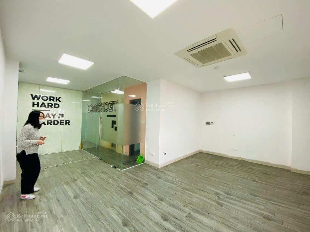 Chính chủ cho thuê văn phòng, thái hà, 7,7 triệu, 40m2, giá ưu đãi trong tháng 7