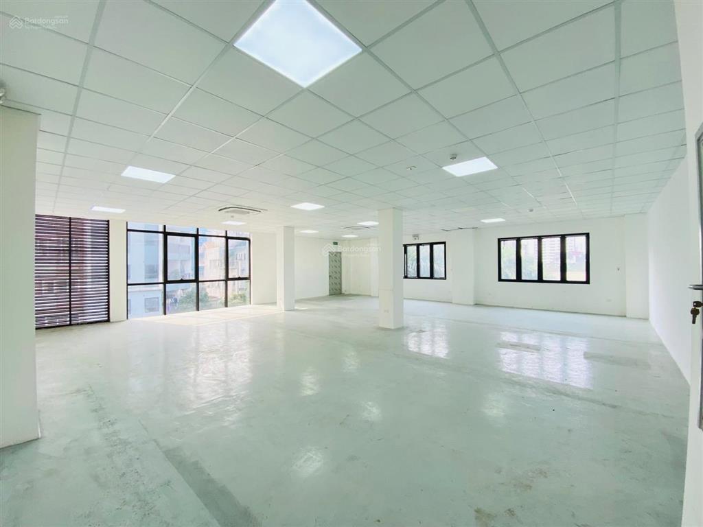 Chính chủ cho thuê văn phòng tại triều khúc, 24,5 triệu, 150m2, giá ưu đãi hot