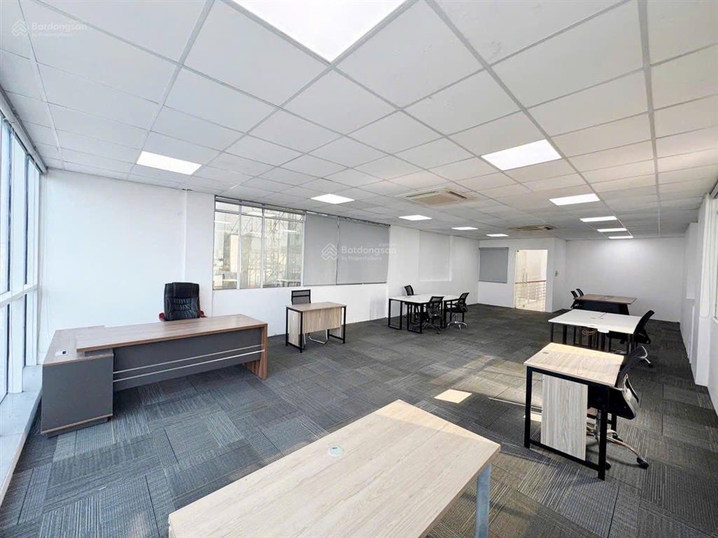 Chính chủ cho thuê văn phòng 130m2, 20 triệu tại trần duy hưng, p. cầu giấy