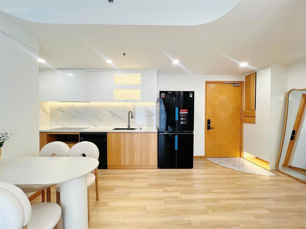 Căn hộ đẹp xuất sắc masteri thảo điền, 7,7 tỷ, 62m2, 2pn, đông nam, tây bắc